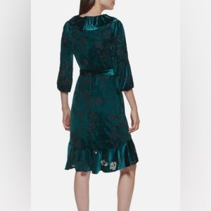 Velvety Express cocktail dress NWT